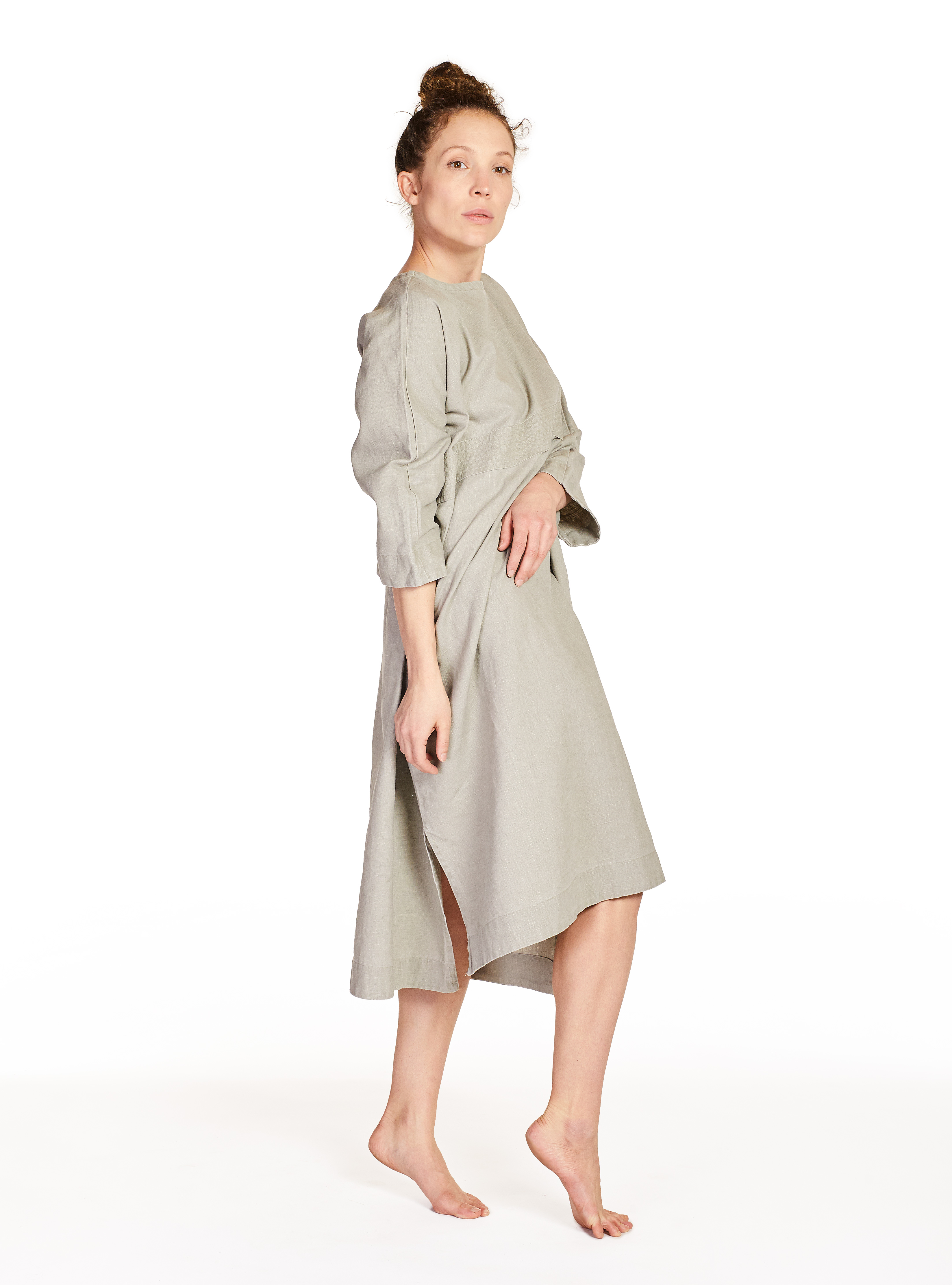 Artikelbild 4 des Artikels “Leinenkleid Recover oliv MEDIUM | oliv“